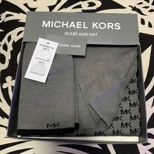 Michael Kors Reversible Scarf & Hat Set Gray/Black